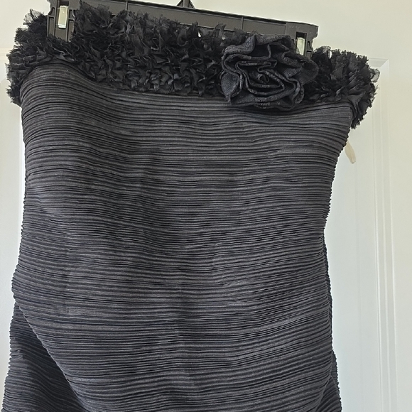 Black Ruffled Strapless Bodycon Dress NWOT - Picture 4 of 5
